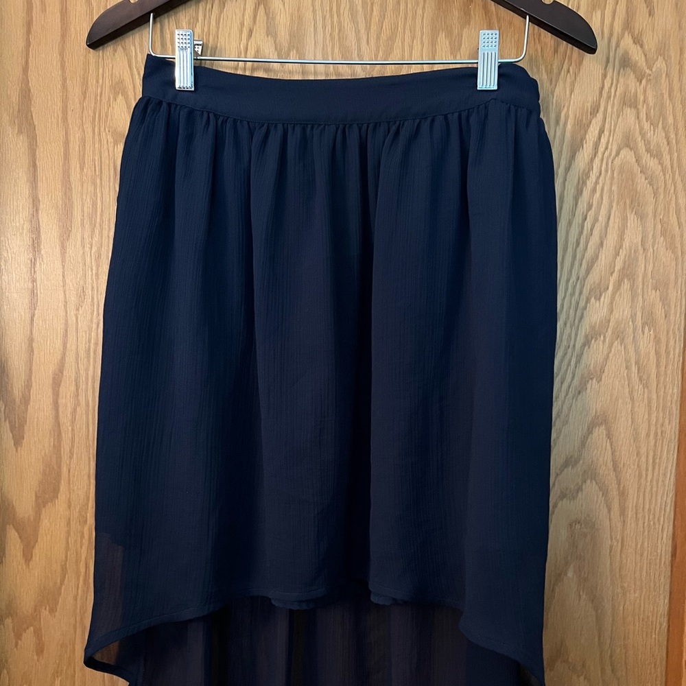 Converse asymmetrical skirt